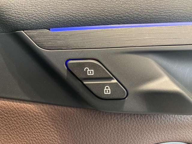 ＢＭＷ Ｘ１ Ｘドライブ １８Ｄ Ｘライン ４ＷＤ R3年 (近畿) 99