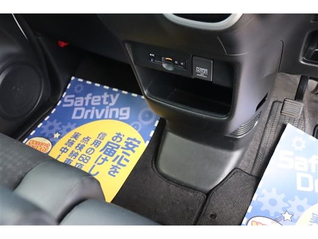 ホンダ Ｎ　ＢＯＸ ６６０ カスタムＧ ターボ Ｌパッケージ H28年 (関東) 99