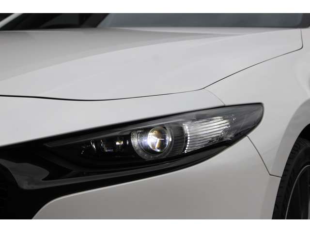 マツダ ＭＡＺＤＡ３　ファストバック １．８ ＸＤ バーガンディ セレクション ディーゼルターボ R1年 (関東) 99