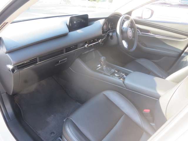 マツダ ＭＡＺＤＡ３　セダン ２．０ ２０Ｓ Ｌパッケージ R1年 (関東) 99