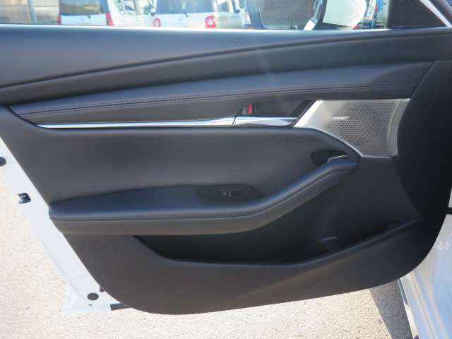 マツダ ＭＡＺＤＡ３　セダン ２．０ ２０Ｓ Ｌパッケージ R1年 (関東) 99