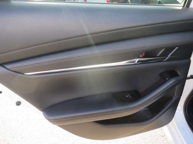 マツダ ＭＡＺＤＡ３　セダン ２．０ ２０Ｓ Ｌパッケージ R1年 (関東) 99