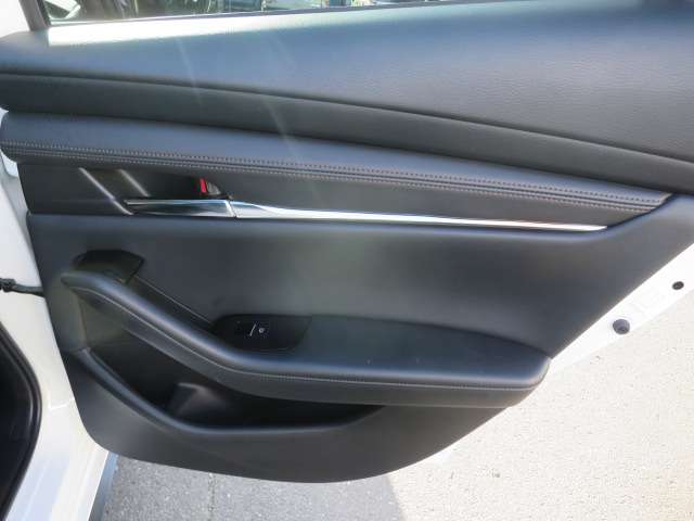 マツダ ＭＡＺＤＡ３　セダン ２．０ ２０Ｓ Ｌパッケージ R1年 (関東) 99