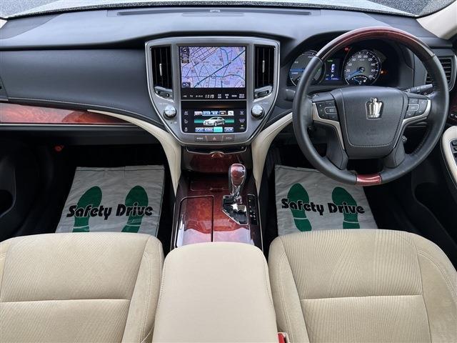 トヨタ クラウンマジェスタ　ハイブリッド ３．５ H25年 (関東) 99