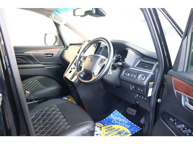 三菱 デリカ　Ｄ：５ ２．２ Ｐ ディーゼルターボ ４ＷＤ R4年 (関東) 99