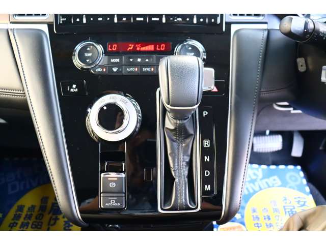 三菱 デリカ　Ｄ：５ ２．２ Ｐ ディーゼルターボ ４ＷＤ R4年 (関東) 99