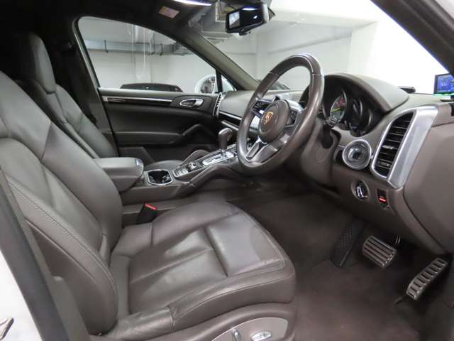 ポルシェ カイエン Ｓ Ｅ－ハイブリッド ティプトロニックＳ ４ＷＤ H27年 (関東) 99