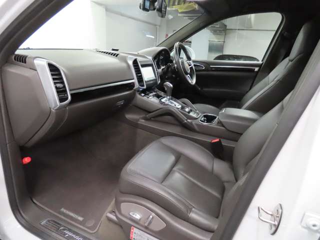 ポルシェ カイエン Ｓ Ｅ－ハイブリッド ティプトロニックＳ ４ＷＤ H27年 (関東) 99