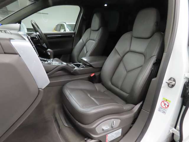 ポルシェ カイエン Ｓ Ｅ－ハイブリッド ティプトロニックＳ ４ＷＤ H27年 (関東) 99