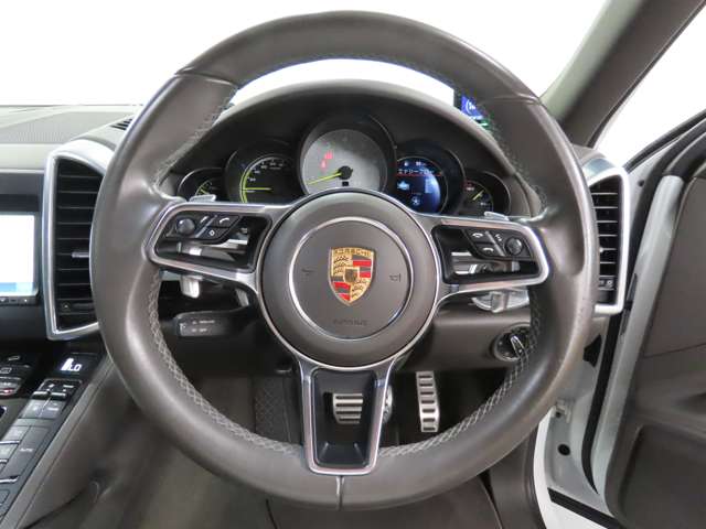 ポルシェ カイエン Ｓ Ｅ－ハイブリッド ティプトロニックＳ ４ＷＤ H27年 (関東) 99