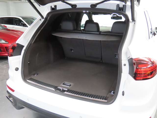 ポルシェ カイエン Ｓ Ｅ－ハイブリッド ティプトロニックＳ ４ＷＤ H27年 (関東) 99