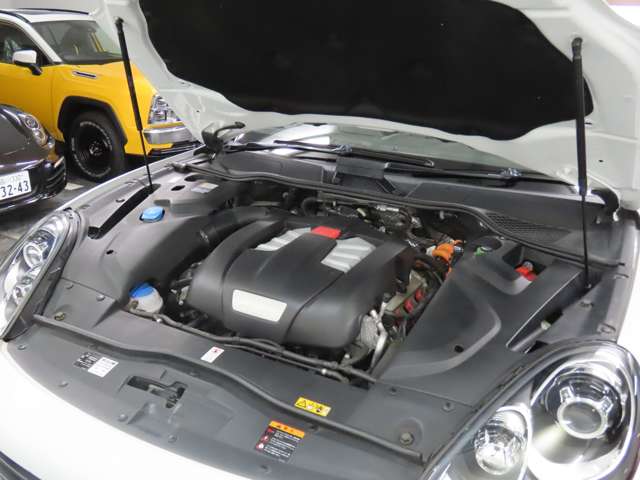 ポルシェ カイエン Ｓ Ｅ－ハイブリッド ティプトロニックＳ ４ＷＤ H27年 (関東) 99