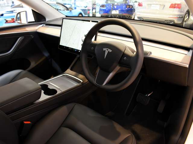 テスラ モデルＹ ロングレンジ R5年 (関東) 99