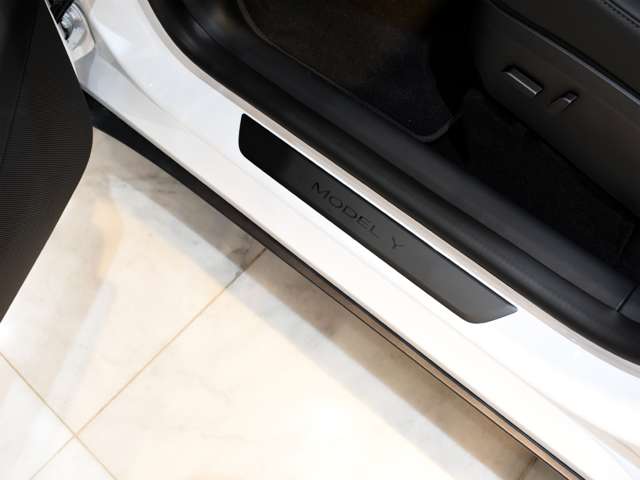 テスラ モデルＹ ロングレンジ R5年 (関東) 99