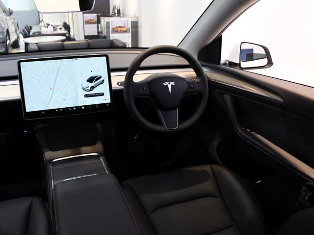 テスラ モデルＹ ロングレンジ R5年 (関東) 99