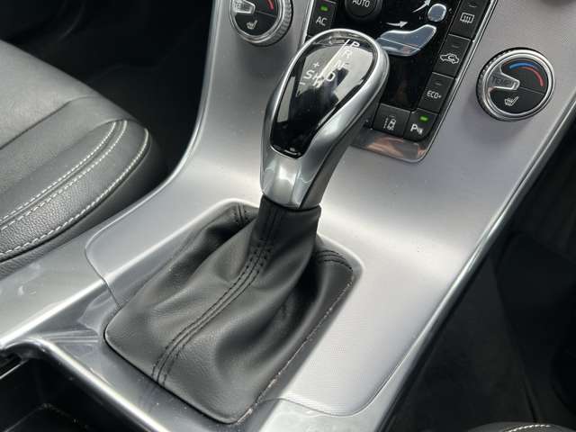 ボルボ Ｖ６０ Ｄ４ ダイナミック エディション ディーゼルターボ H29年 (東北) 99