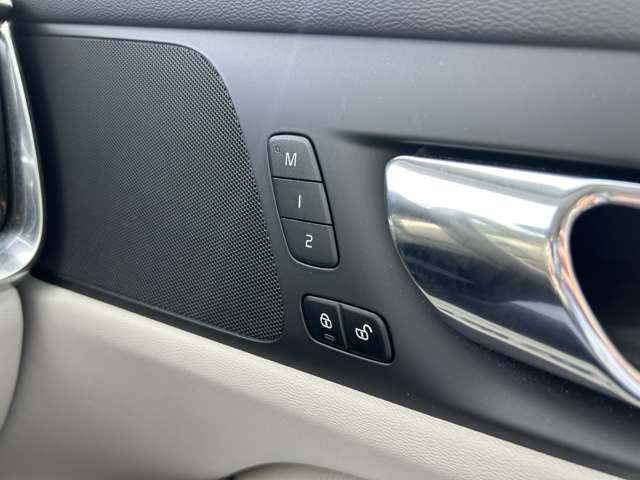 ボルボ Ｓ６０ Ｔ４　モメンタム R2年 (東北) 99