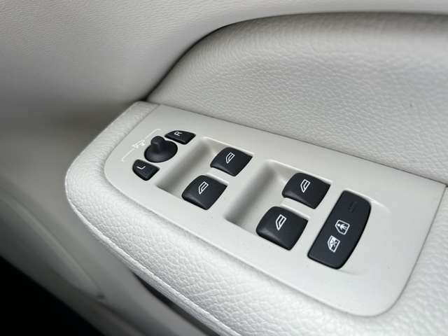 ボルボ Ｓ６０ Ｔ４　モメンタム R2年 (東北) 99