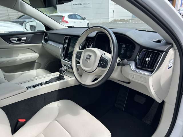 ボルボ Ｓ６０ Ｔ４　モメンタム R2年 (東北) 99