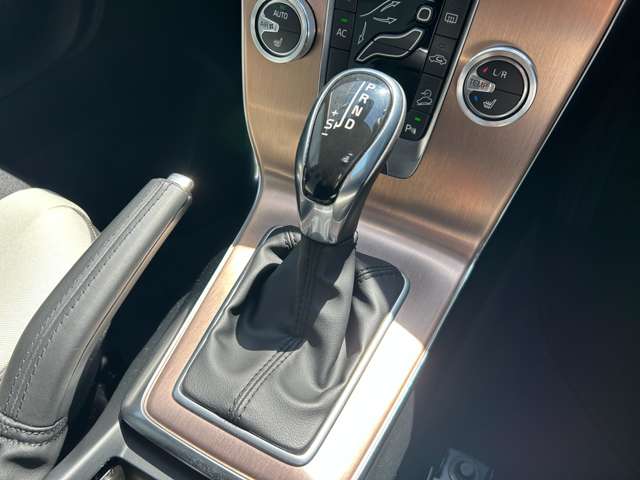 ボルボ Ｖ４０クロスカントリー Ｔ５ ４ＷＤ H26年 (東北) 99