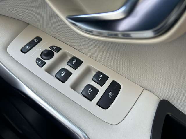 ボルボ Ｖ４０クロスカントリー Ｔ５ ４ＷＤ H26年 (東北) 99