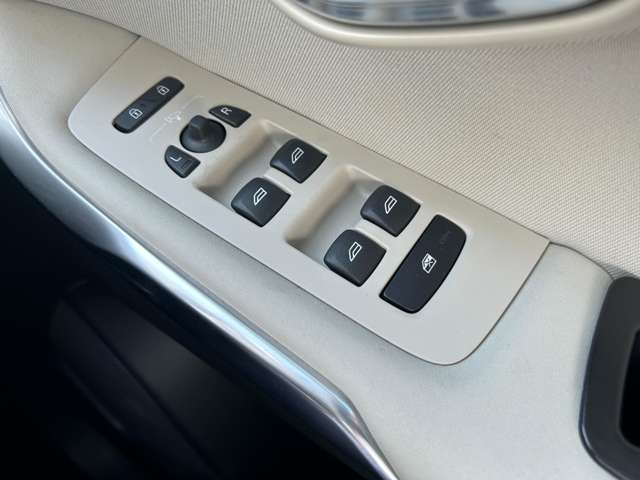 ボルボ Ｖ４０クロスカントリー Ｔ５ ４ＷＤ H26年 (東北) 99