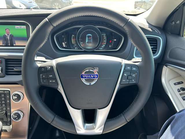 ボルボ Ｖ４０クロスカントリー Ｔ５ ４ＷＤ H26年 (東北) 99