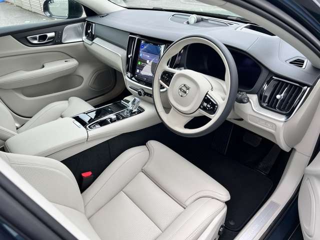 ボルボ Ｖ６０ リチャージ アルティメット Ｔ６ ＡＷＤ プラグイン ハイブリッド ４ＷＤ R6年 (東北) 99