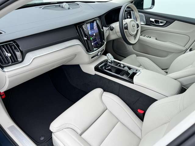 ボルボ Ｖ６０ リチャージ アルティメット Ｔ６ ＡＷＤ プラグイン ハイブリッド ４ＷＤ R6年 (東北) 99