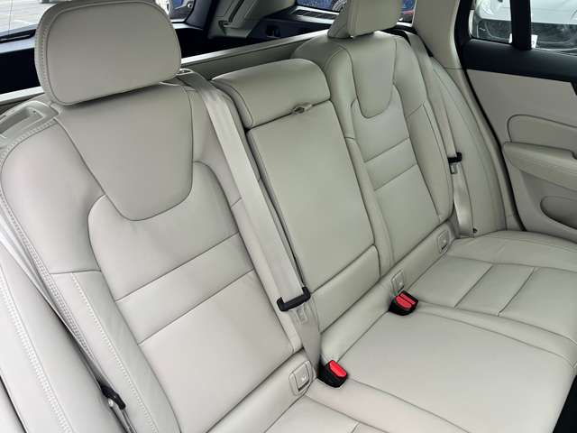 ボルボ Ｖ６０ リチャージ アルティメット Ｔ６ ＡＷＤ プラグイン ハイブリッド ４ＷＤ R6年 (東北) 99