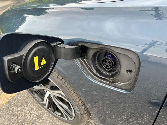 ボルボ Ｖ６０ リチャージ アルティメット Ｔ６ ＡＷＤ プラグイン ハイブリッド ４ＷＤ R6年 (東北) 99