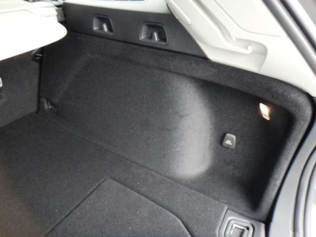 ボルボ Ｖ６０ リチャージ アルティメット Ｔ６ ＡＷＤ プラグイン ハイブリッド ４ＷＤ R6年 (東北) 99