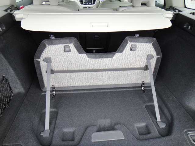 ボルボ Ｖ６０ リチャージ アルティメット Ｔ６ ＡＷＤ プラグイン ハイブリッド ４ＷＤ R6年 (東北) 99