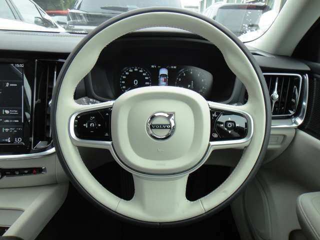 ボルボ Ｖ６０ リチャージ アルティメット Ｔ６ ＡＷＤ プラグイン ハイブリッド ４ＷＤ R6年 (東北) 99