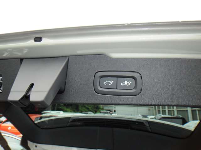 ボルボ Ｖ６０ リチャージ アルティメット Ｔ６ ＡＷＤ プラグイン ハイブリッド ４ＷＤ R6年 (東北) 99