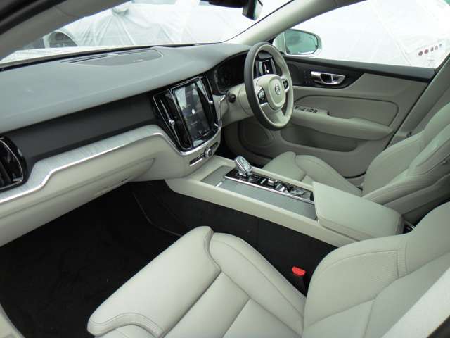 ボルボ Ｖ６０ リチャージ アルティメット Ｔ６ ＡＷＤ プラグイン ハイブリッド ４ＷＤ R6年 (東北) 99