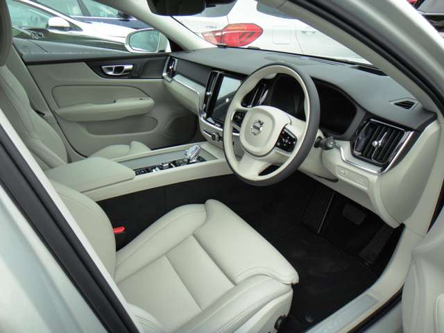 ボルボ Ｖ６０ リチャージ アルティメット Ｔ６ ＡＷＤ プラグイン ハイブリッド ４ＷＤ R6年 (東北) 99