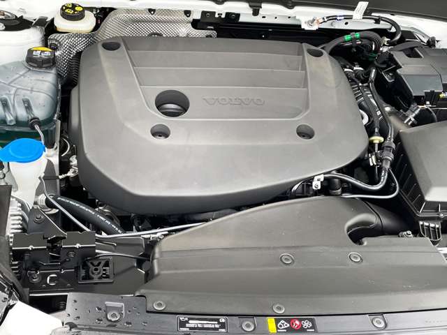 ボルボ ＸＣ４０ アルティメット Ｂ４ ＡＷＤ ダーク エディション ４ＷＤ R6年 (東北) 99