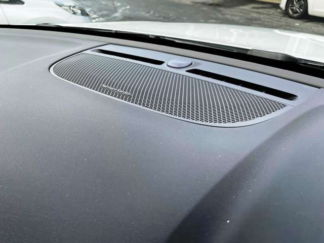 ボルボ ＸＣ４０ アルティメット Ｂ４ ＡＷＤ ダーク エディション ４ＷＤ R6年 (東北) 99