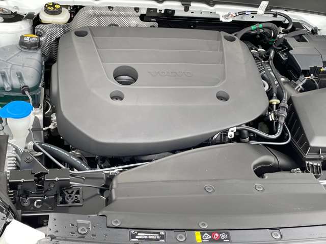 ボルボ ＸＣ４０ アルティメット Ｂ４ ＡＷＤ ダーク エディション ４ＷＤ R6年 (東北) 99