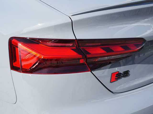 アウディ Ｓ５　スポーツバック ３．０ ４ＷＤ R5年 (近畿) 99