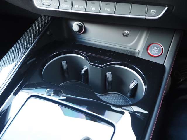 アウディ Ｓ５　スポーツバック ３．０ ４ＷＤ R5年 (近畿) 99