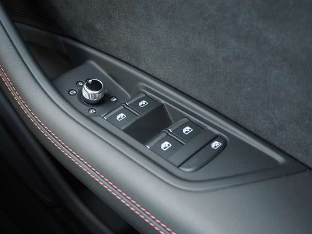 アウディ Ｓ５　スポーツバック ３．０ ４ＷＤ R5年 (近畿) 99