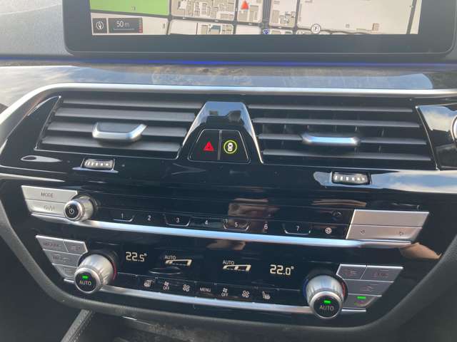 ＢＭＷ ５シリーズ ５２３Ｄ Ｘドライブ Ｍスポーツ ディーゼルターボ ４ＷＤ R3年 (近畿) 99