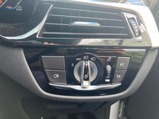 ＢＭＷ ５シリーズ ５２３Ｄ Ｘドライブ Ｍスポーツ ディーゼルターボ ４ＷＤ R3年 (近畿) 99