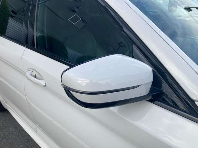 ＢＭＷ ５シリーズ ５２３Ｄ Ｘドライブ Ｍスポーツ ディーゼルターボ ４ＷＤ R3年 (近畿) 99