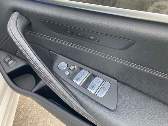 ＢＭＷ ５シリーズ ５２３Ｄ Ｘドライブ Ｍスポーツ ディーゼルターボ ４ＷＤ R3年 (近畿) 99