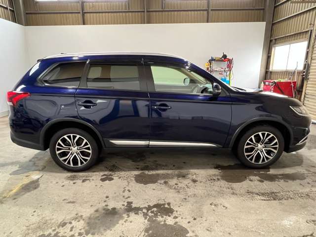 三菱 アウトランダー ２．４ ２４Ｇ ４ＷＤ H30年 (北海道) 99