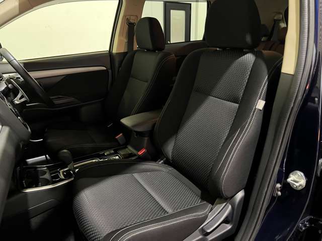 三菱 アウトランダー ２．４ ２４Ｇ ４ＷＤ H30年 (北海道) 99