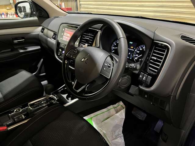 三菱 アウトランダー ２．４ ２４Ｇ ４ＷＤ H30年 (北海道) 99